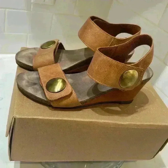 Tao's Carousel Burnt Orange Wedge Heel Sandal Size EU 37 US 6-6.5 - Picture 4 of 11